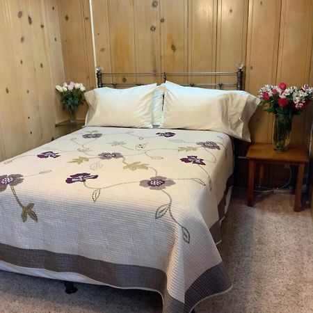 The Woods Hotel - Gay Lgbtq Cabins Guerneville Exterior foto