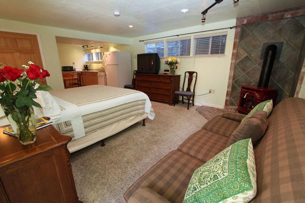 The Woods Hotel - Gay Lgbtq Cabins Guerneville Exterior foto