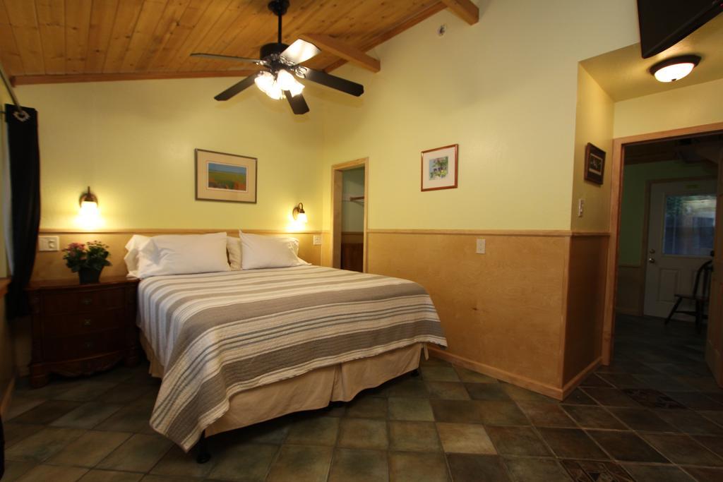 The Woods Hotel - Gay Lgbtq Cabins Guerneville Exterior foto