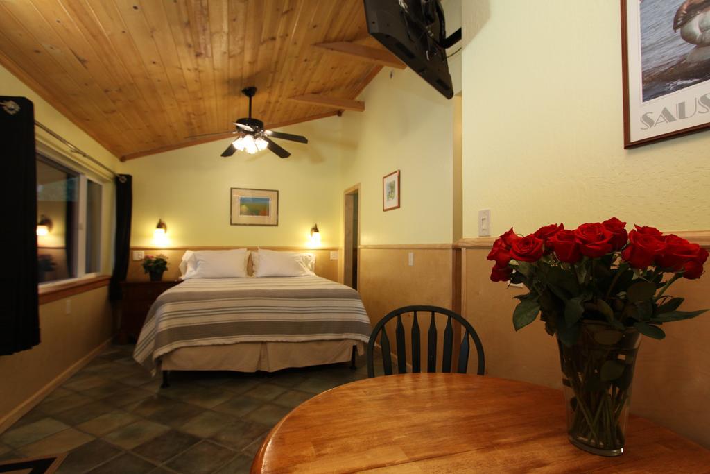 The Woods Hotel - Gay Lgbtq Cabins Guerneville Exterior foto